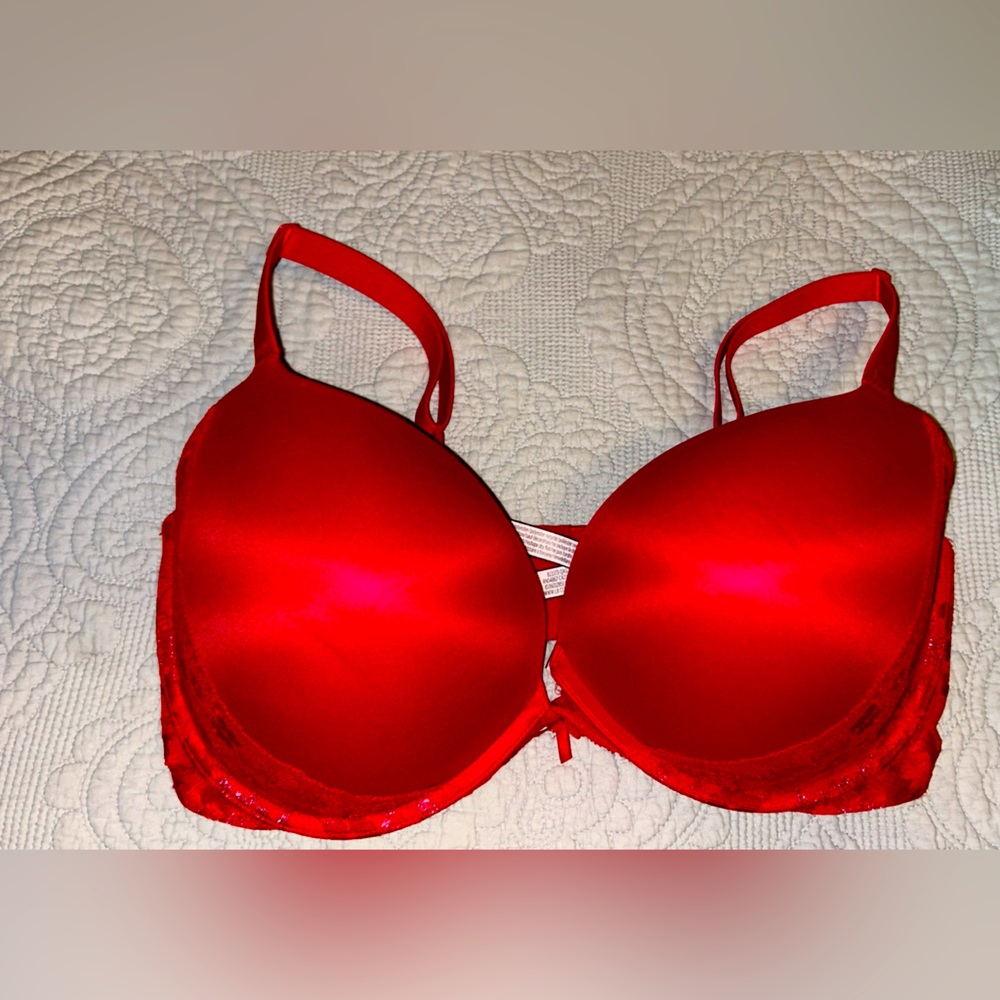 Victoria’s Secret Very Sexy collection Red lace bra